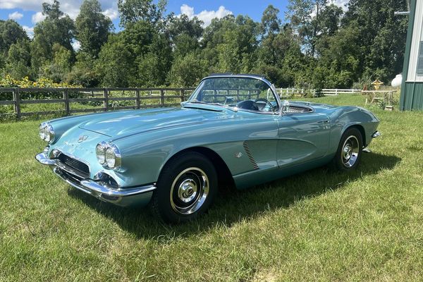 Restored and Upgraded 1962 Chevrolet Corvette Convertible With a 350 V8