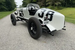 1930 Oakland All ModelsRace Car 27920308 White Black leather 303-cu.in. L-head V8