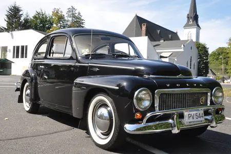 洋書 Volvo PV444 and PV544, 1945-65 Volvo PV444 & PV544 1945-65: Clarke, R.M.: 9781855205826