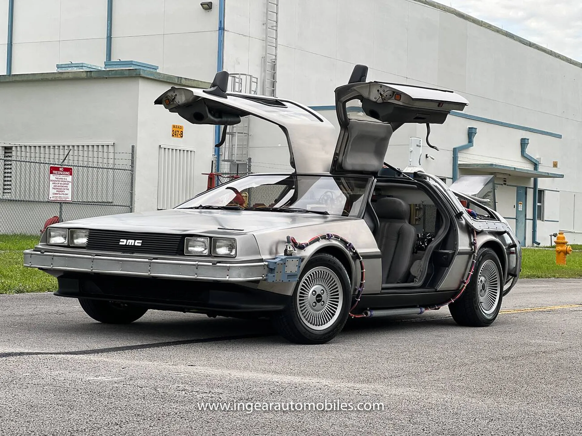 1981 DeLorean DMC-12 Back to the Future Time Machine Signed By