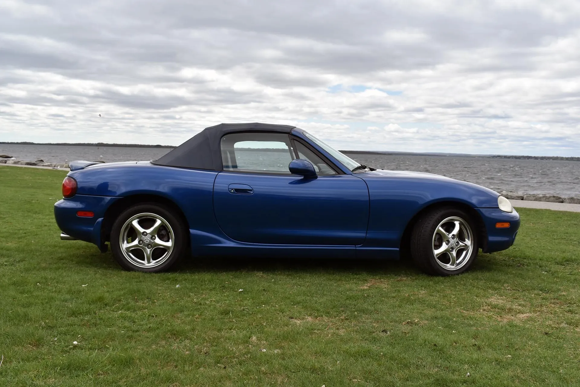 Low Mileage 1999 Mazda MX-5 Miata 10th Anniversary Edition | Hemmings