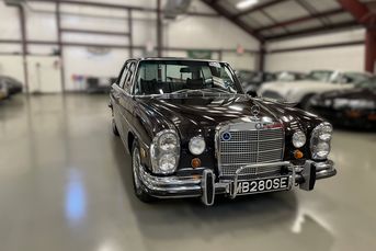 1969 Mercedes-Benz 280SE - 2.8L w/straight-six cylinder engine