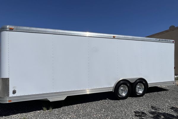 2007 Featherlite Dual-Axle 24-Foot Enclosed Car Trailer