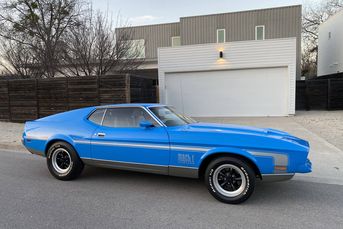 1971 Ford Mustang Mach 1 sport roof - Recently Restored!