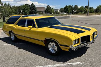 Longroof Sleeper: 1972 Oldsmobile Vista Cruiser With a Chevy 502 V8
