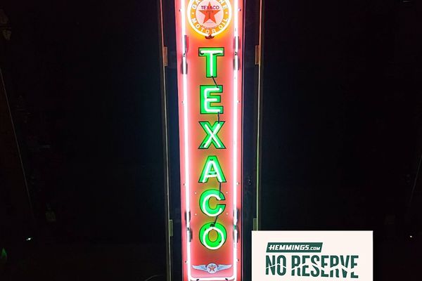 No-Reserve Texaco Vertical Neon Sign