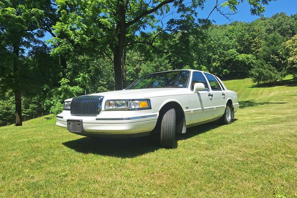 One-Family, Low-Mile 1996 Lincoln Town Car Signature Series