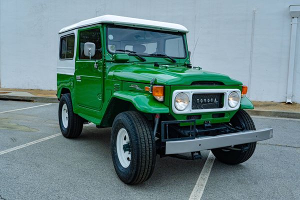 Restored 1974 Toyota FJ40 Land Cruiser 4x4
