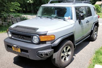 2013 Toyota FJ Cruiser TRD Trail Teams Edition - Manual Shift