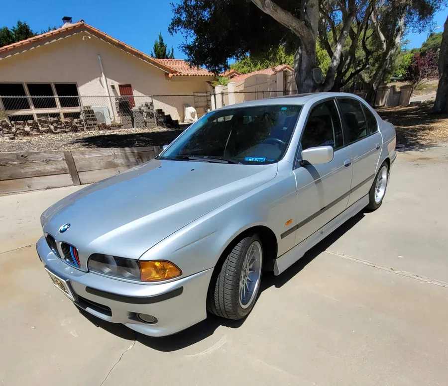 2000 BMW 540i