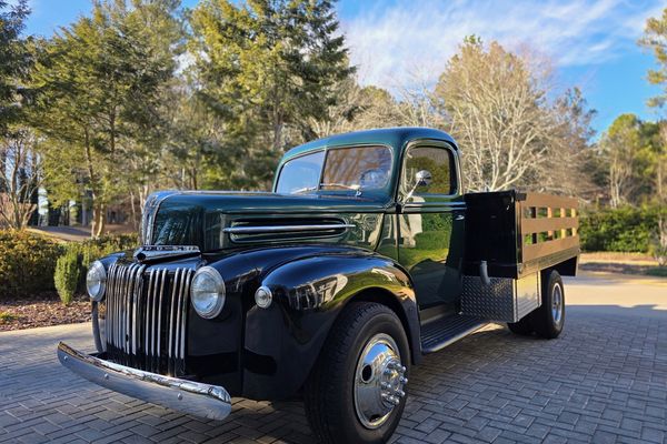 Customized 1947 Ford Flatbed Dually With a Chevy 350 V8