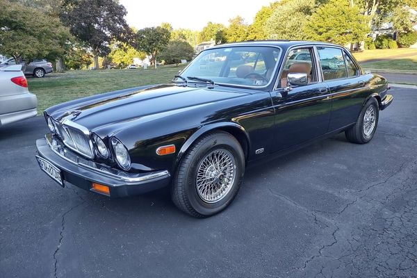 British Luxury Tourer: 1987 Jaguar XJ6 Sedan