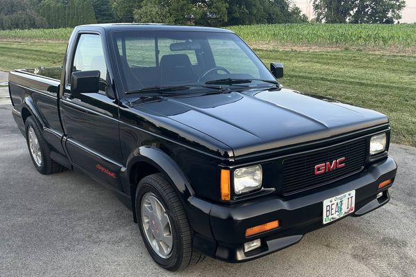 Sport-Truck Icon: 1991 GMC Syclone AWD Pickup