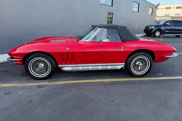 Recently Refurbished 1966 Chevrolet Corvette Sting Ray Convertible